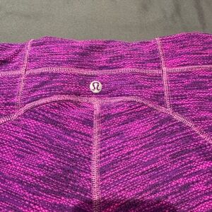 Lululemon size 6 hot pink crop leggings